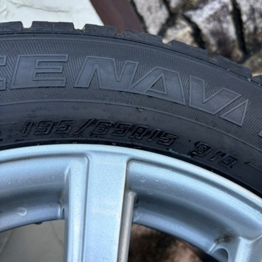 スタッドレスタイヤ  GOOD YEAR ICE NAVI6 195/65R15