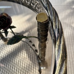 優雅な薔薇細工　ガラス小テーブルの画像