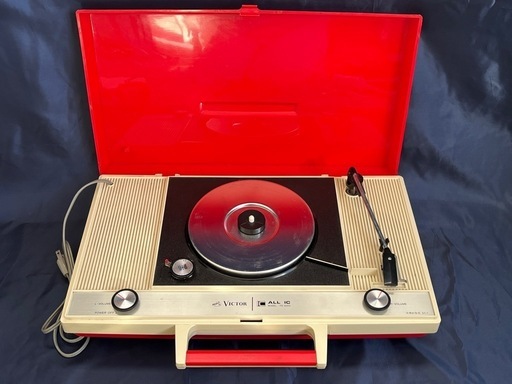 Victor PE-8300 レコードプレーヤー 本体 No14651337赤