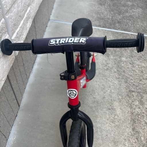 ストライダー　スポーツタイプ　赤