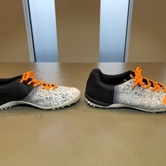 【美品】asics サッカーシューズ フットサルシューズ27.5cmの画像