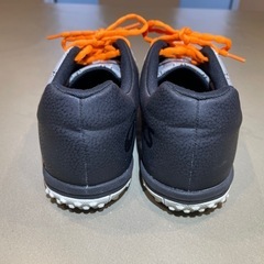 【美品】asics サッカーシューズ フットサルシューズ27.5cmの画像