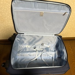 
布製 キャリーケース adidas　の画像