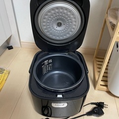 炊飯器の画像