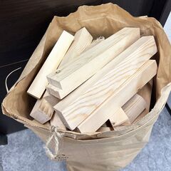 ◉お取引中◉お得！［木っ端 No.3］薪 焚付用に！米袋いっぱい 10kg キャンプ 焚き火に！まとめ買い大歓迎！の画像