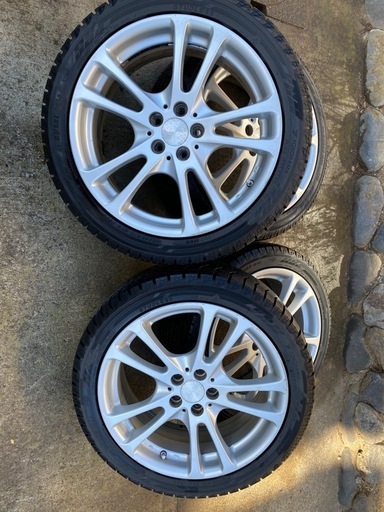 ヨコハマスタッドレス215/45R17