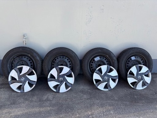 車のパーツ タイヤ、ホイール