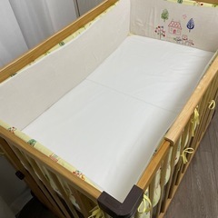 ベッドと接続できるベビーベッド