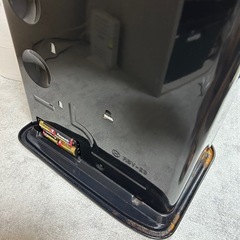 【取引先決定済】石油ストーブと灯油缶(赤)と石油電動ポンプの画像