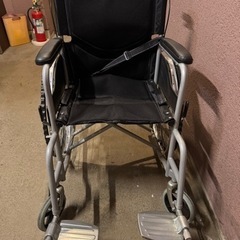 無料　美品♪ 車椅子　タイヤ無し　カバー付き