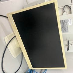 モニター売ります　2台あります。１台はHDMIケーブル付き