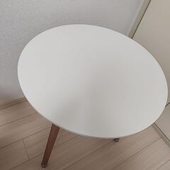 カフェテーブルの画像