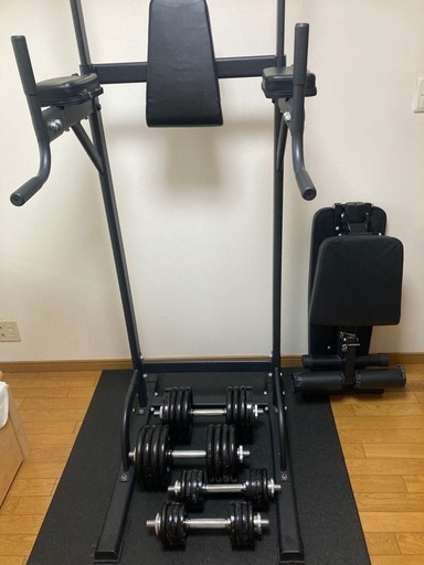 ダンベル、懸垂マシン(マット付)、ベンチ台