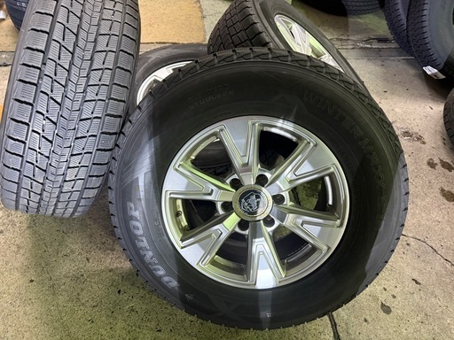 265/65/r17 プラド150系のホイール付きスタッドレスタイヤとナット24個