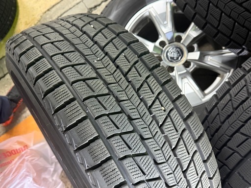 265/65/r17 プラド150系のホイール付きスタッドレスタイヤとナット24個