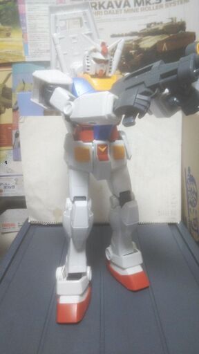 メガサイズガンダム未塗装完成品