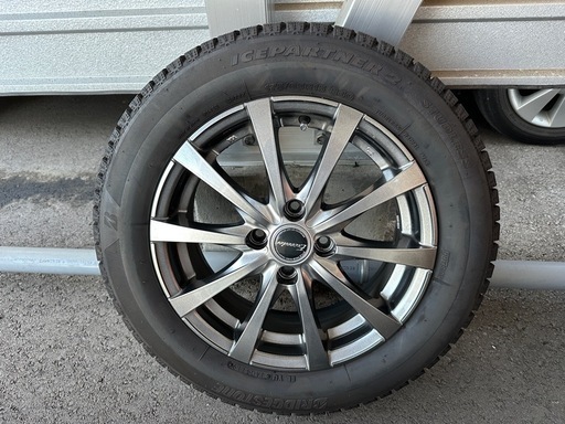 アクア等 美品☆スタッドレスタイヤ＆ホールセット☆ 175/65R15の通販 