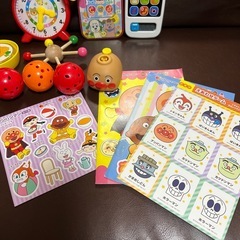 【お取引中⭐︎】知育おもちゃ　スマートフォン風　日本語　英語　わんわん　こま　木のおもちゃ　アンパンマン　の画像