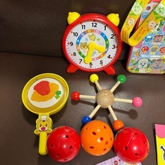 【お取引中⭐︎】知育おもちゃ　スマートフォン風　日本語　英語　わんわん　こま　木のおもちゃ　アンパンマン　の画像