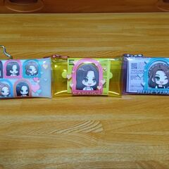 LE SSERAFIM きゅるぽっぷん星型カラビナ付きクリアポー...