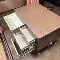 13日まで　昭和　子ども机　　作業机の画像