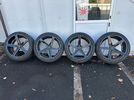 1AV 22×10.5J 5H PCD127 + NITTO 265/40R22