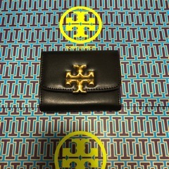 未使用品　トリーバーチ　折り財布