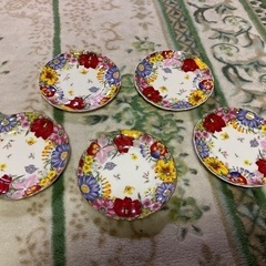  無料です！Utsuwakanケーキ皿5枚セットです！