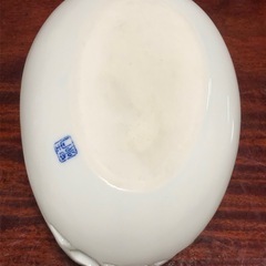 白磁透かし彫りの画像