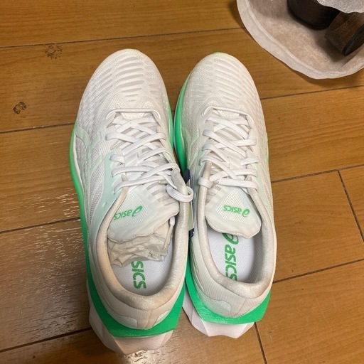 女性ランニングシューズ