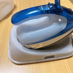 TOSHIBA スチームアイロンの画像