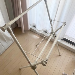 【引取り先確定】折りたたみ室内物干しの画像