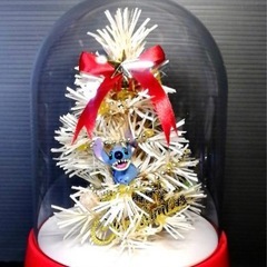 キラキラ光って回るステッチクリスマスツリードームの画像