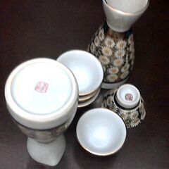 ②九谷焼　徳利×２　猪口×５　セット　酒器　金彩　菊花　菊詰め　花詰めの画像