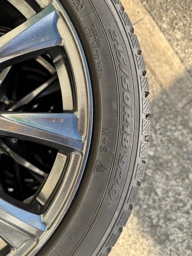 トーヨータイヤ　スタッドレスタイヤ 215/50R18 4本セット　ホイール付き　