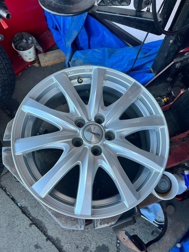 16インチPCD100-5穴 6.5j プリウス　カローラスポーツ等