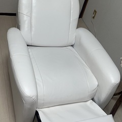 リクライニングチェア　ホワイトの画像