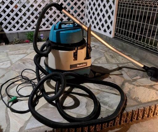 【プロ仕様！Makita集じん掃除機】※清掃済み8900円→4700円へ※ 47%割引※