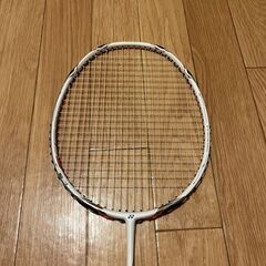 バドミントンラケット　YONEX voltric 70 e-tune nanoray 20の画像