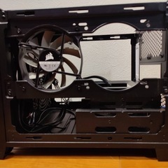 Corsair Obsidian 250D ミニITXケースの画像
