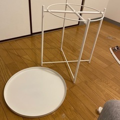 IKEA 丸テーブルの画像