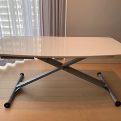 昇降式テーブル
