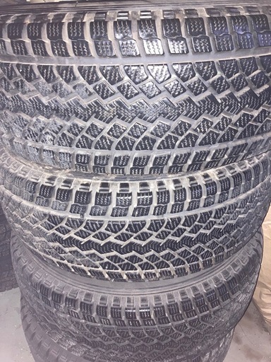 jeepスタッドレス　タイヤ　ヨコハマタイヤ　ホイール込み