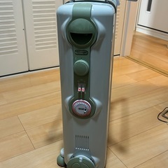 デロンギ　オイルヒーター　JR0812-GR トップハンガーつき