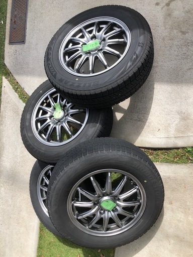 スタッドレスタイヤ　VRX2　2019年製造　195/65R15  トヨタ　ノア　ヴォクシー　エスクァイア