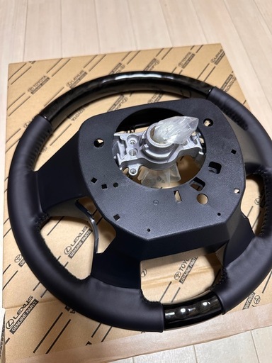 ウッドステアリング新品  