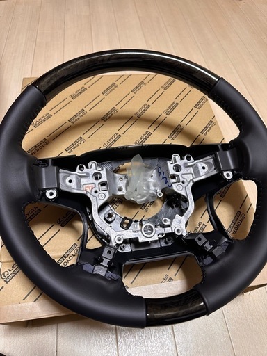 ウッドステアリング新品