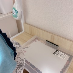 美品！机 デスク ホワイト×ベージュ？ 椅子セットの画像