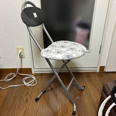 美品！机 デスク ホワイト×ベージュ？ 椅子セットの画像