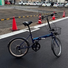 ギア付き折りたたみ自転車の画像